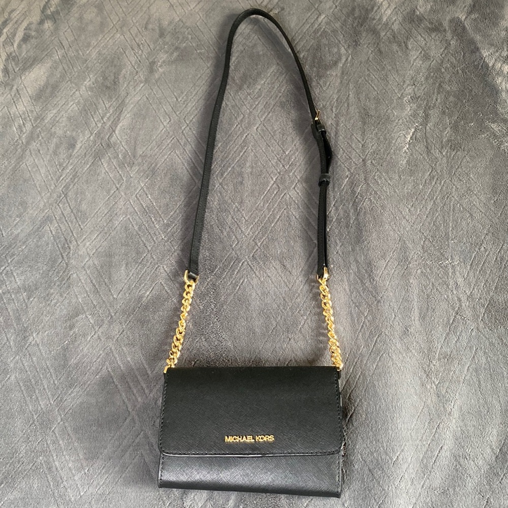 NEW!! MK Stylish Crossbody Purse 👜